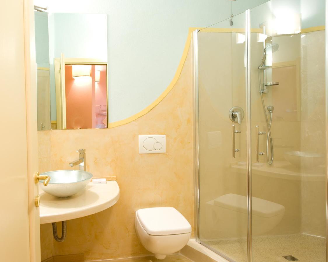 Piazza Azuni 18 Guest House ساساري المظهر الخارجي الصورة