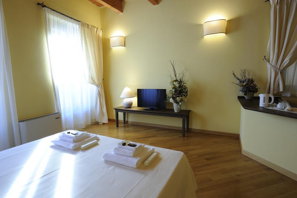 Piazza Azuni 18 Guest House ساساري المظهر الخارجي الصورة