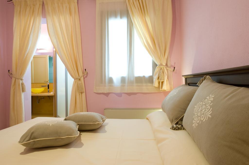 Piazza Azuni 18 Guest House ساساري الغرفة الصورة