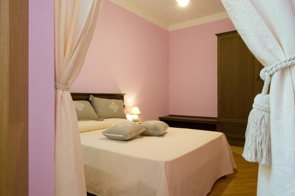 Piazza Azuni 18 Guest House ساساري الغرفة الصورة